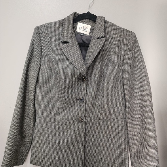 Le Suit ,Women’s suit size 10 black color with cream - Picture 3 of 7